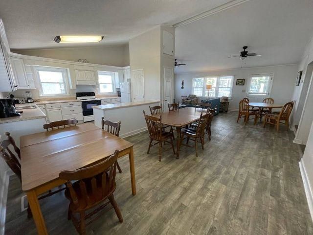 872 S Waccamaw Dr.  Photo 8