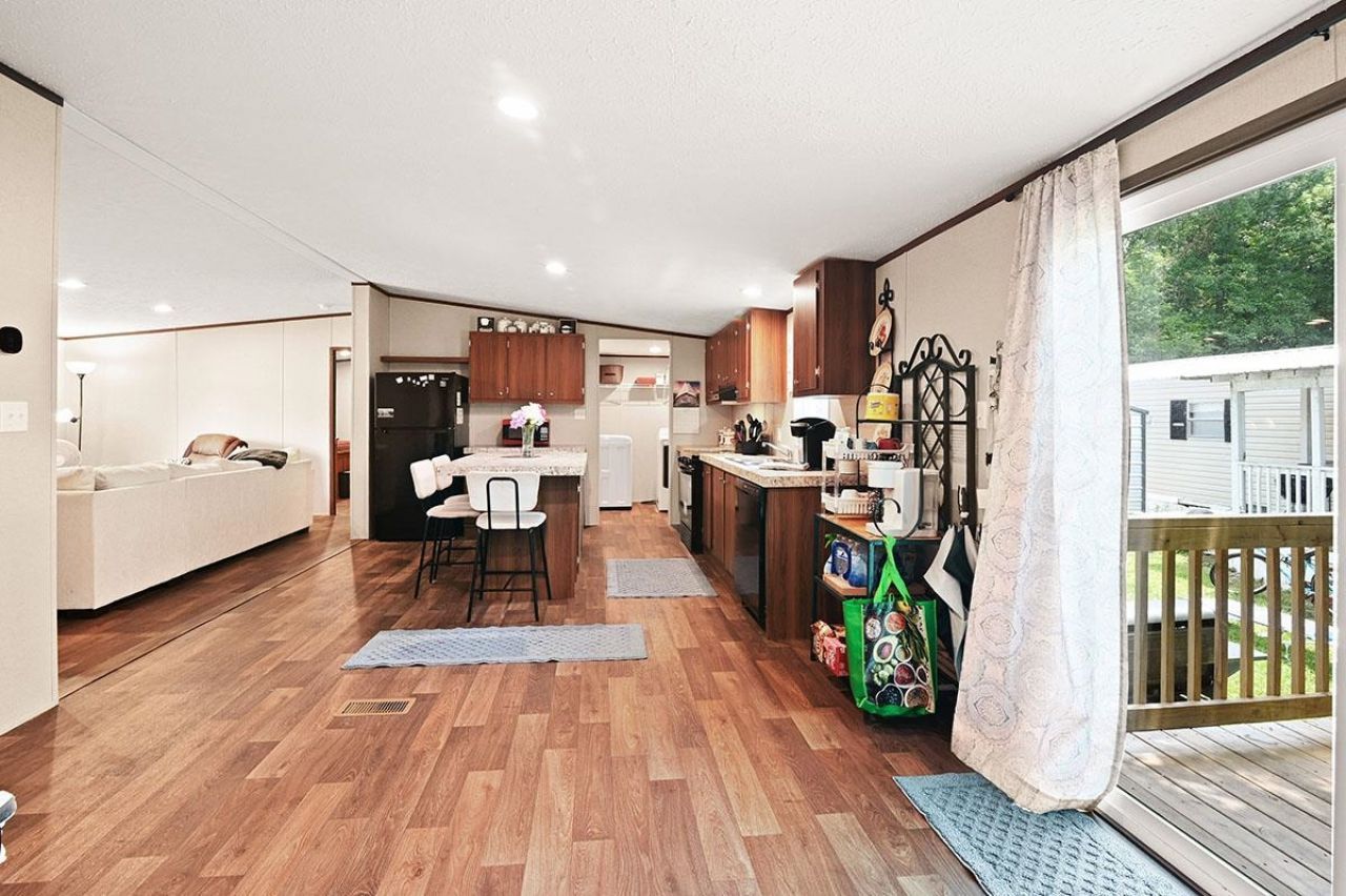 9221 Blue Wing Dr. Photo 18