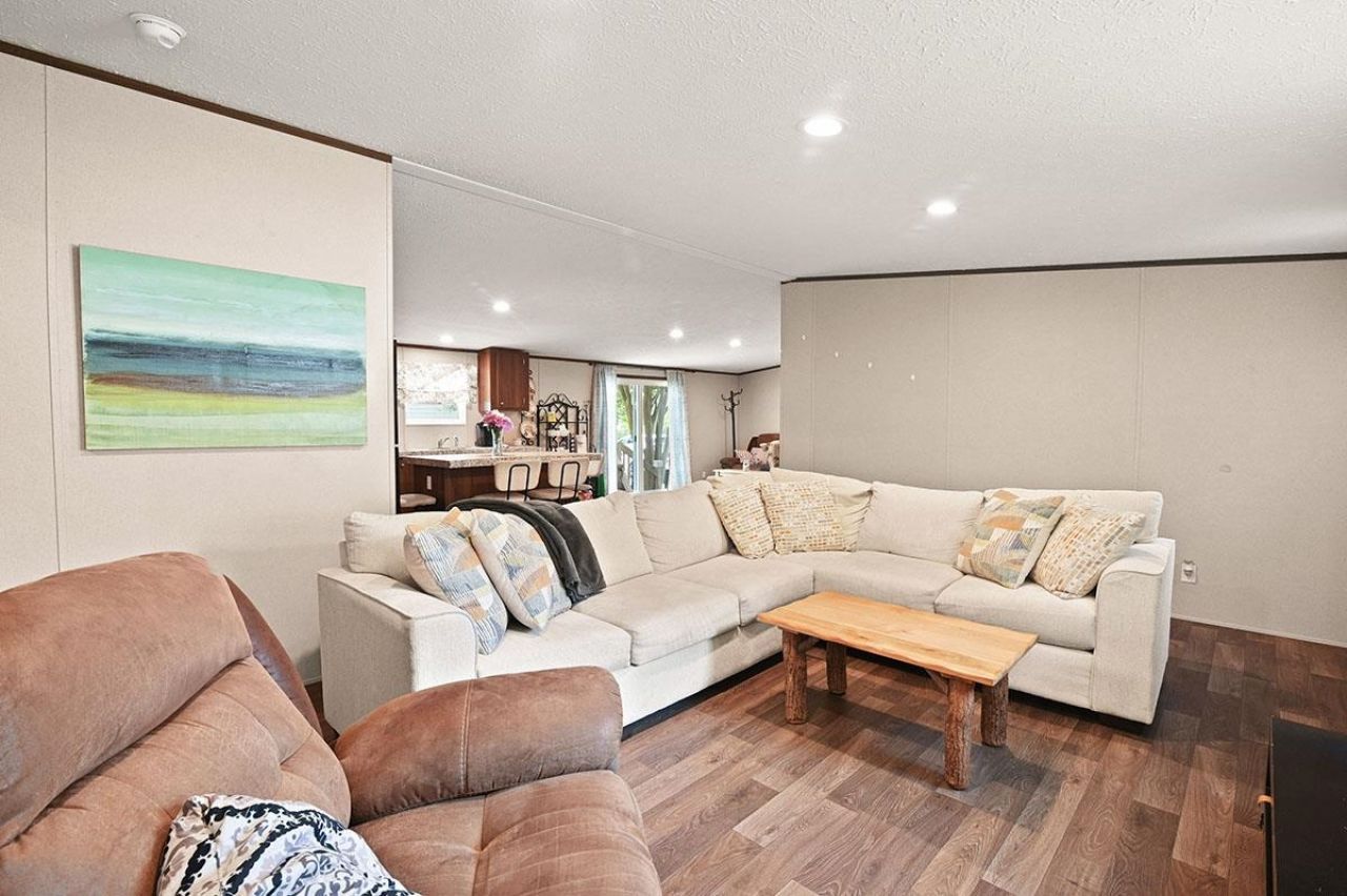 9221 Blue Wing Dr. Photo 4