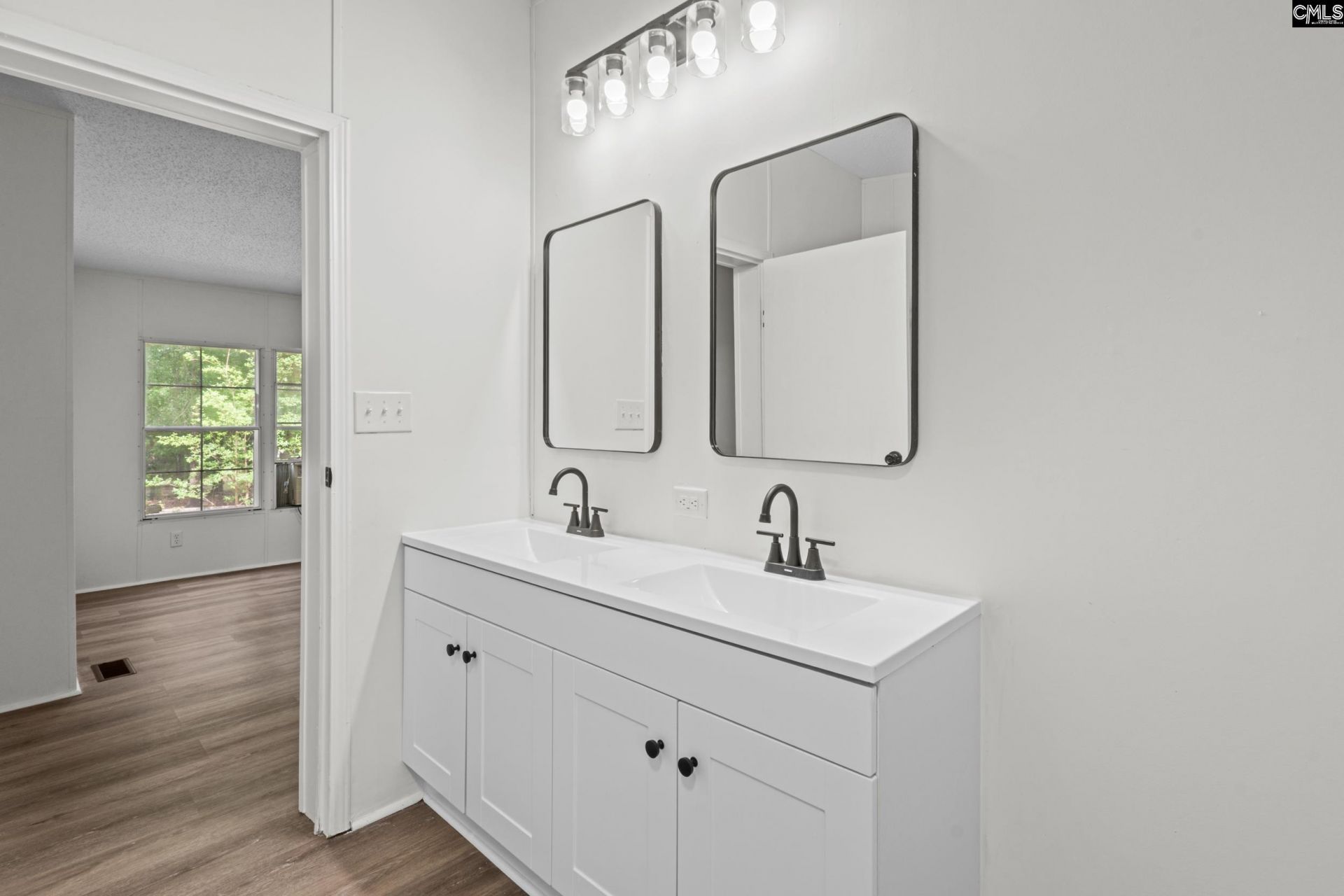 697 Ellene Street Photo 10
