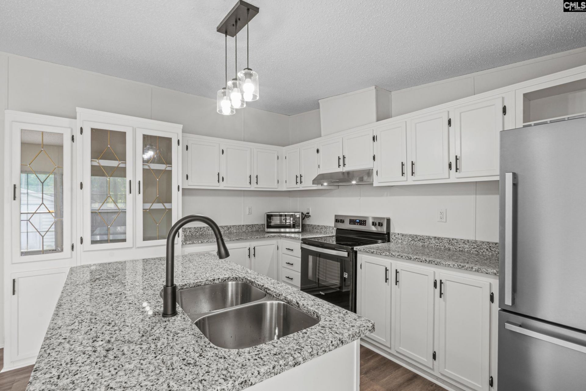 697 Ellene Street Photo 5