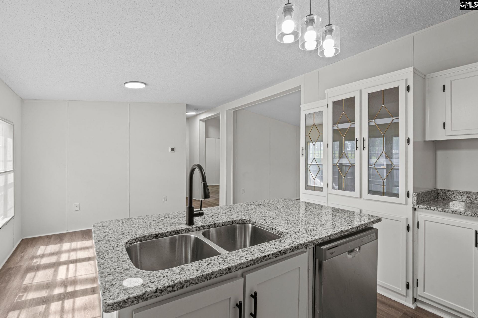697 Ellene Street Photo 6