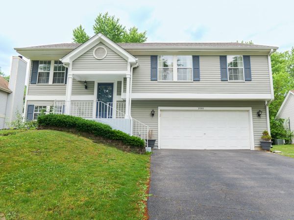 2088 Pennsbury Lane, Hanover Park, IL 60133