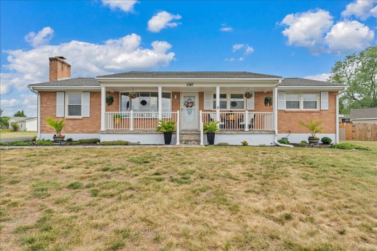 5747 Capito St, Roanoke, VA 24019 Main Photo