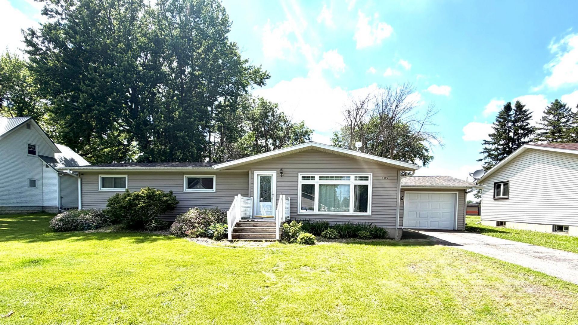 409 3rd Street NE, Grand Meadow, MN 55936