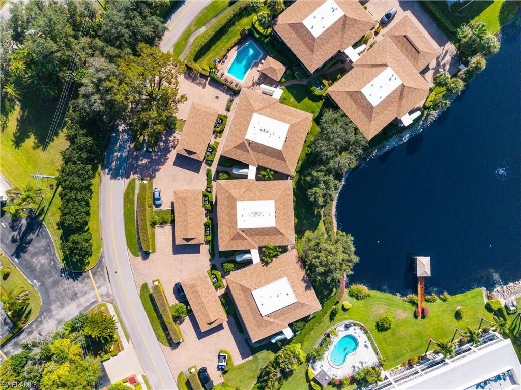 3135 Riviera Dr , Unit B205, Naples, FL 34103 Photo