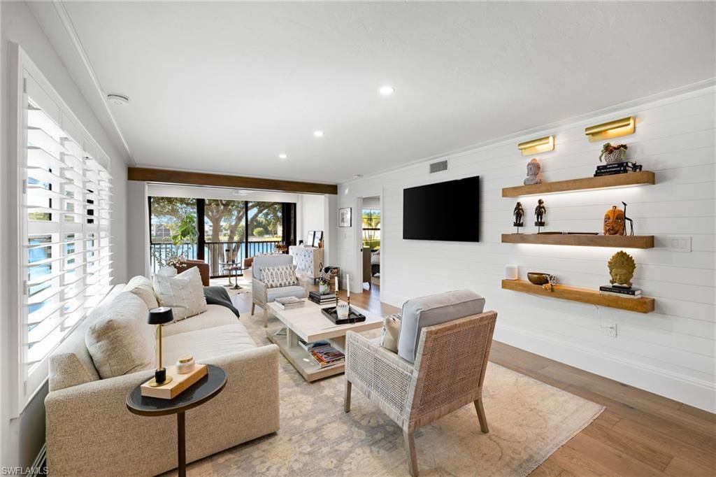 3135 Riviera Dr , Unit B205, Naples, FL 34103 Photo