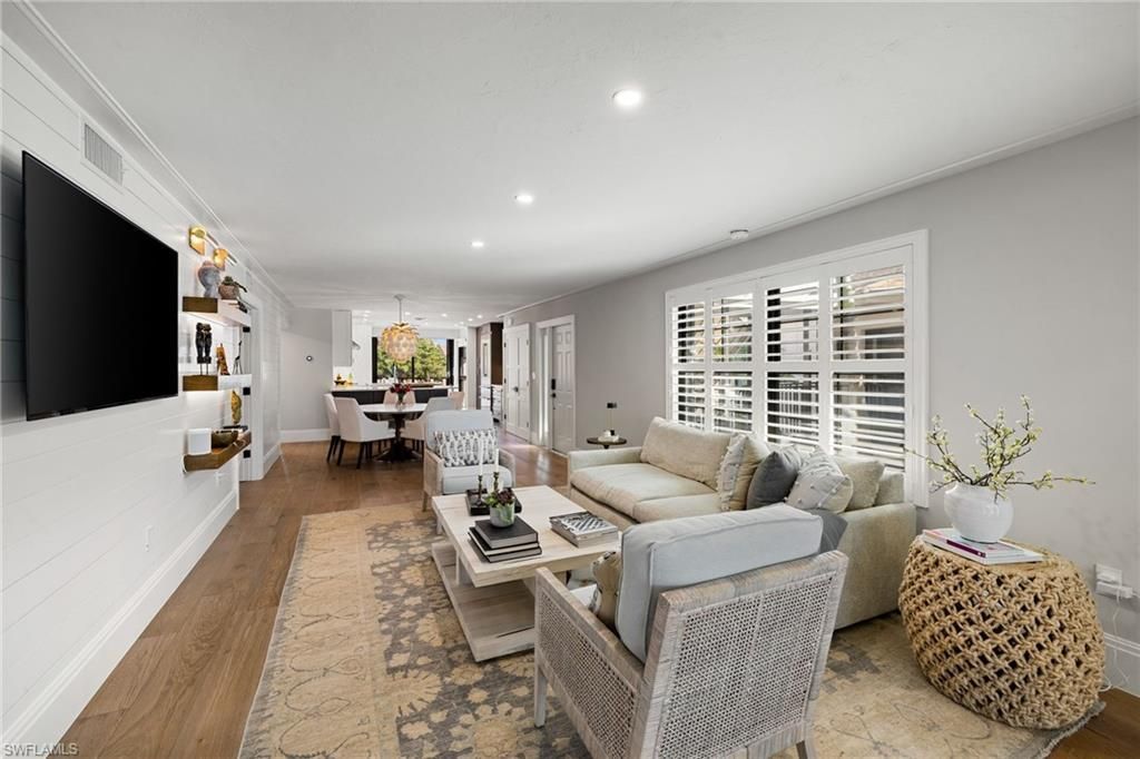 3135 Riviera Dr , Unit B205, Naples, FL 34103 Photo