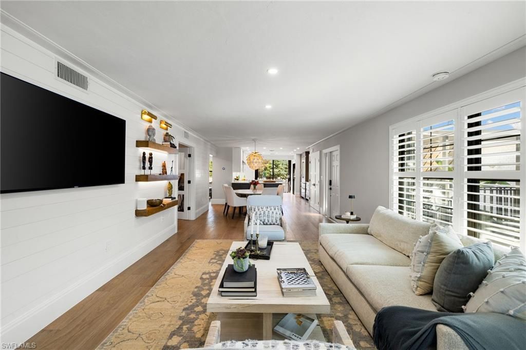 3135 Riviera Dr , Unit B205, Naples, FL 34103 Photo