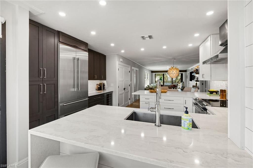 3135 Riviera Dr , Unit B205, Naples, FL 34103 Photo