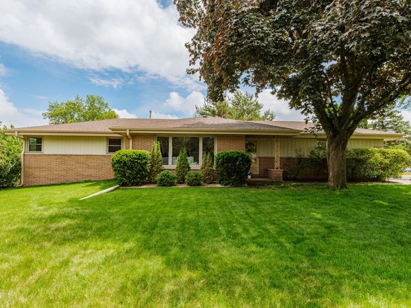 17020 Grant Ct, Brookfield, WI 53005