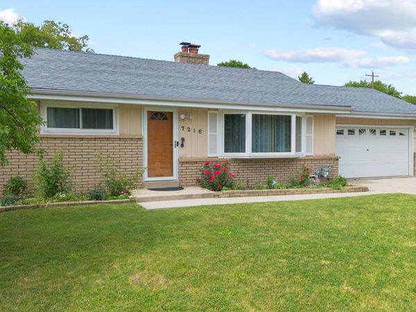 7216 W Layton Ave, Greenfield, WI 53220