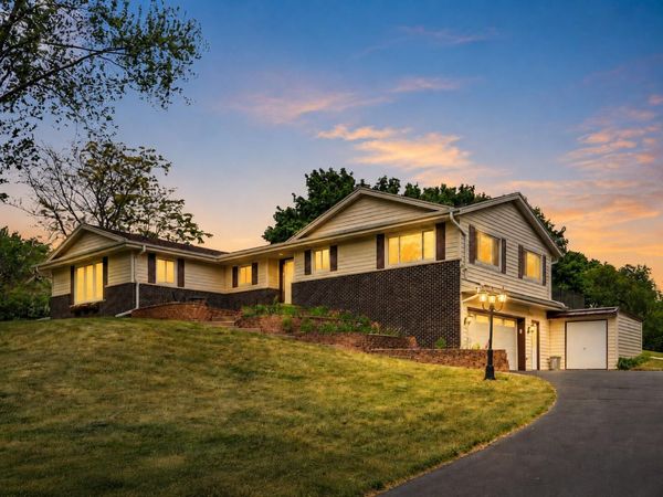 804 Lochtyn Rdg, Wales, WI 53183