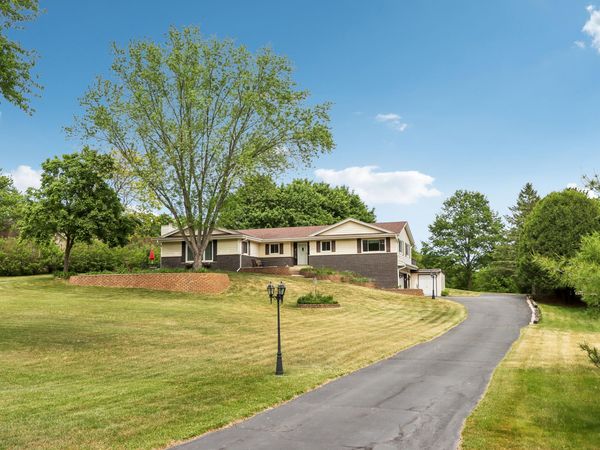 804 Lochtyn Rdg, Wales, WI 53183