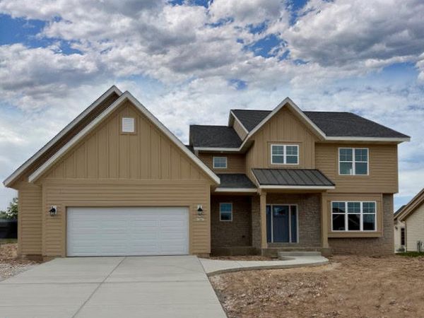 N54W19407 Kearney Ln, Menomonee Falls, WI 53051