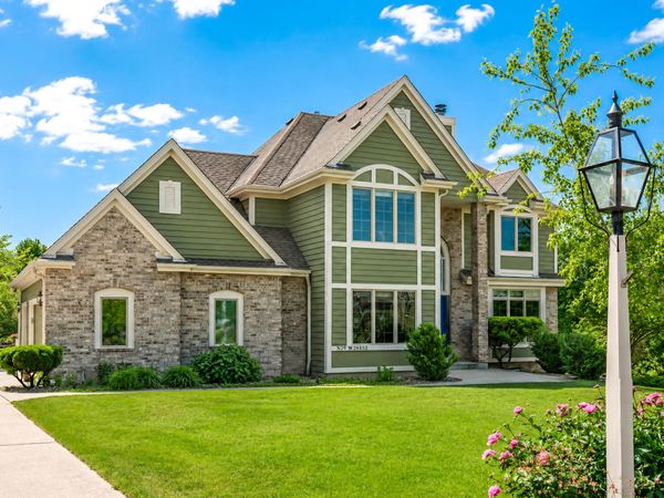N29W26152 Coachman Dr, Pewaukee, WI 53072