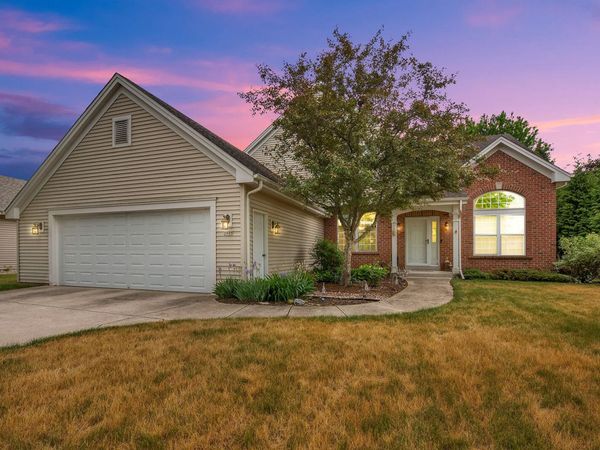 2905 Tanglewood Dr, Waukesha, WI 53189