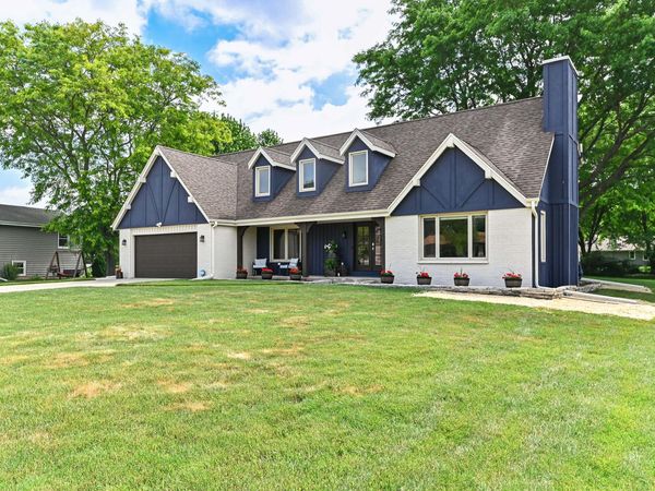 W205S10388 Cindy Ct, Muskego, WI 53150