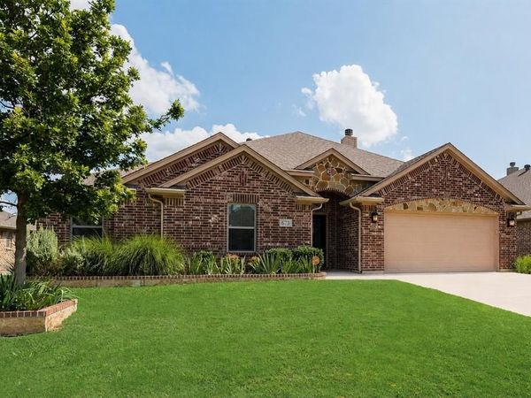 673 Fossil Wood Drive, Saginaw, TX 76179