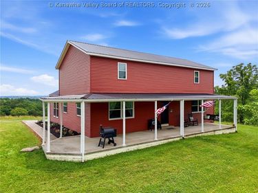 2136 Grandview Ridge Road, Red House, WV 25168
