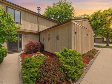 7332 Creekwood Drive, Unit 4B, North Royalton, OH 44133