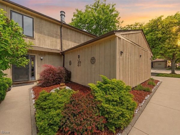 7332 Creekwood Drive , Unit 4B, North Royalton, OH 44133