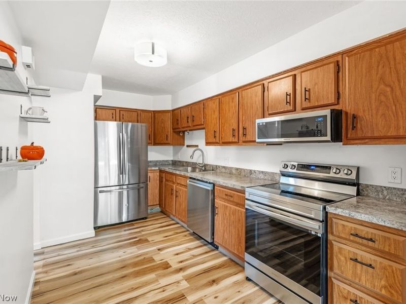 7332 Creekwood Drive, Unit 4B, North Royalton, OH 44133 Photo 7