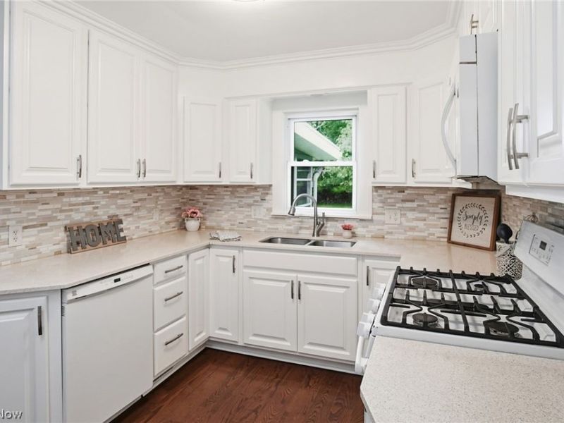 358 Mark Drive, Tallmadge, OH 44278 Photo 5