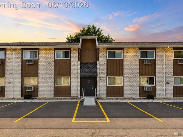 7592 Woodview Street, Westland, MI 48185