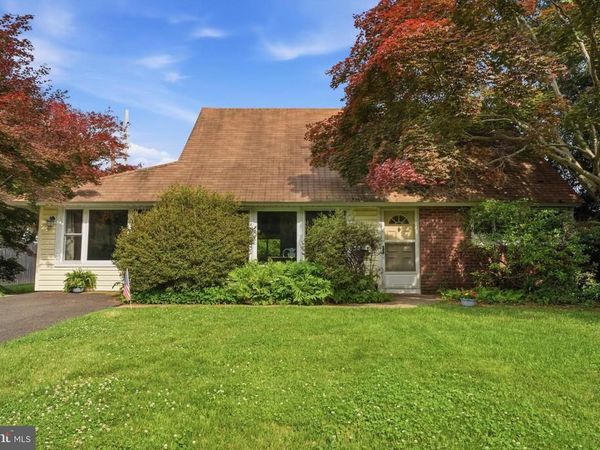58 TRAIL ROAD, LEVITTOWN, PA 19056