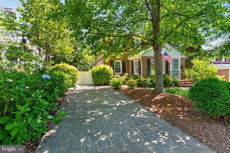 1521 N Kenilworth Street, Arlington, VA 22205 Main Photo
