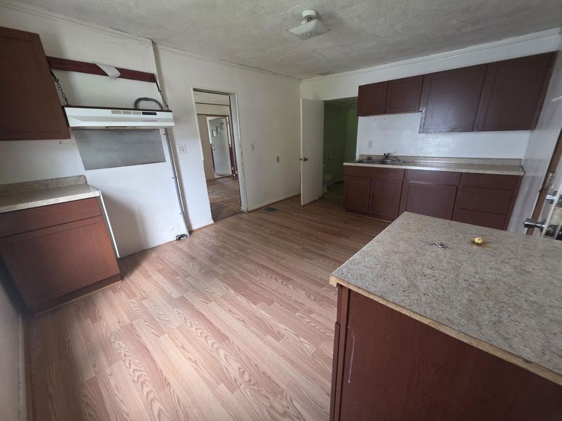 23 N Barron Street, Kenton, OH 43326 Photo 5