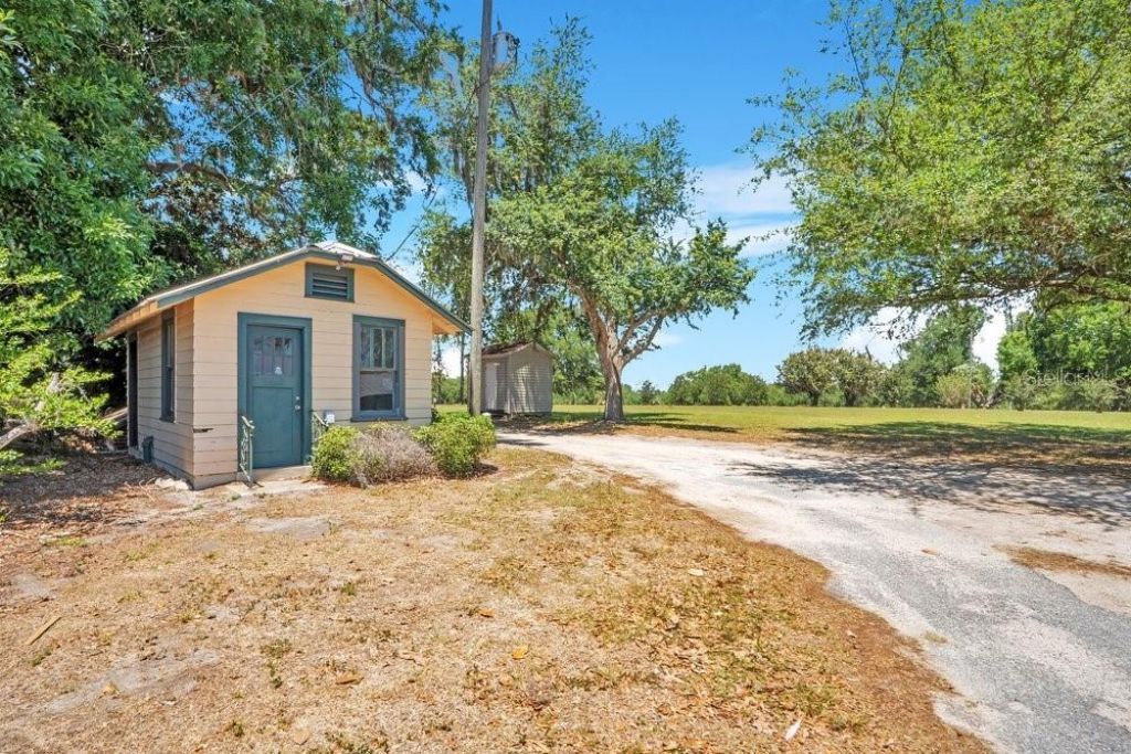 14365 SE Highway 42, Weirsdale, FL 32195 Photo