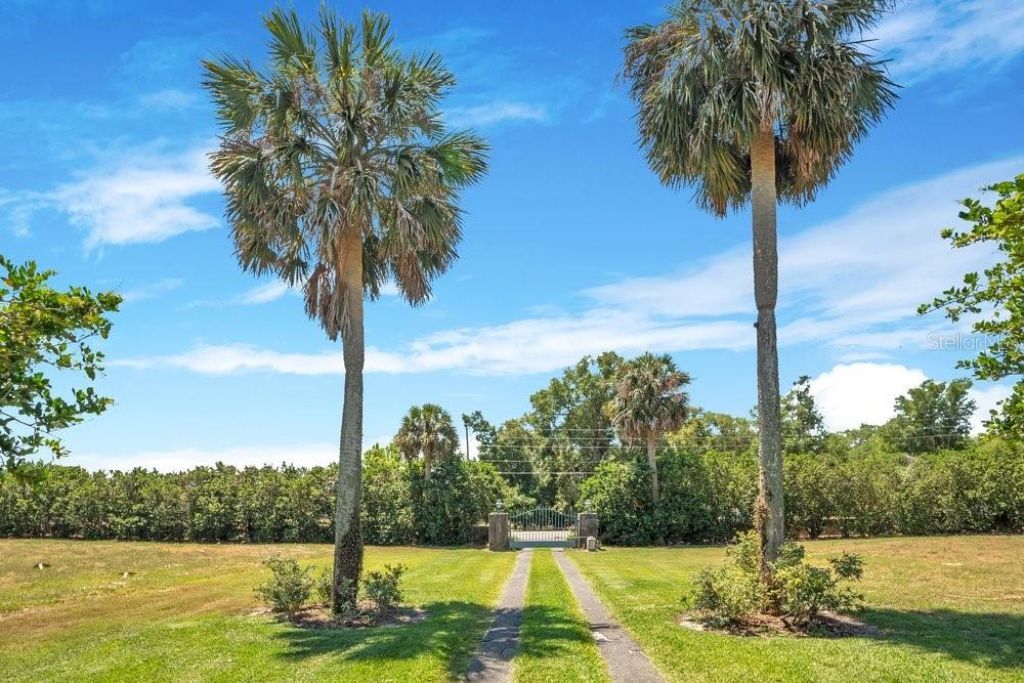 14365 SE Highway 42, Weirsdale, FL 32195 Photo