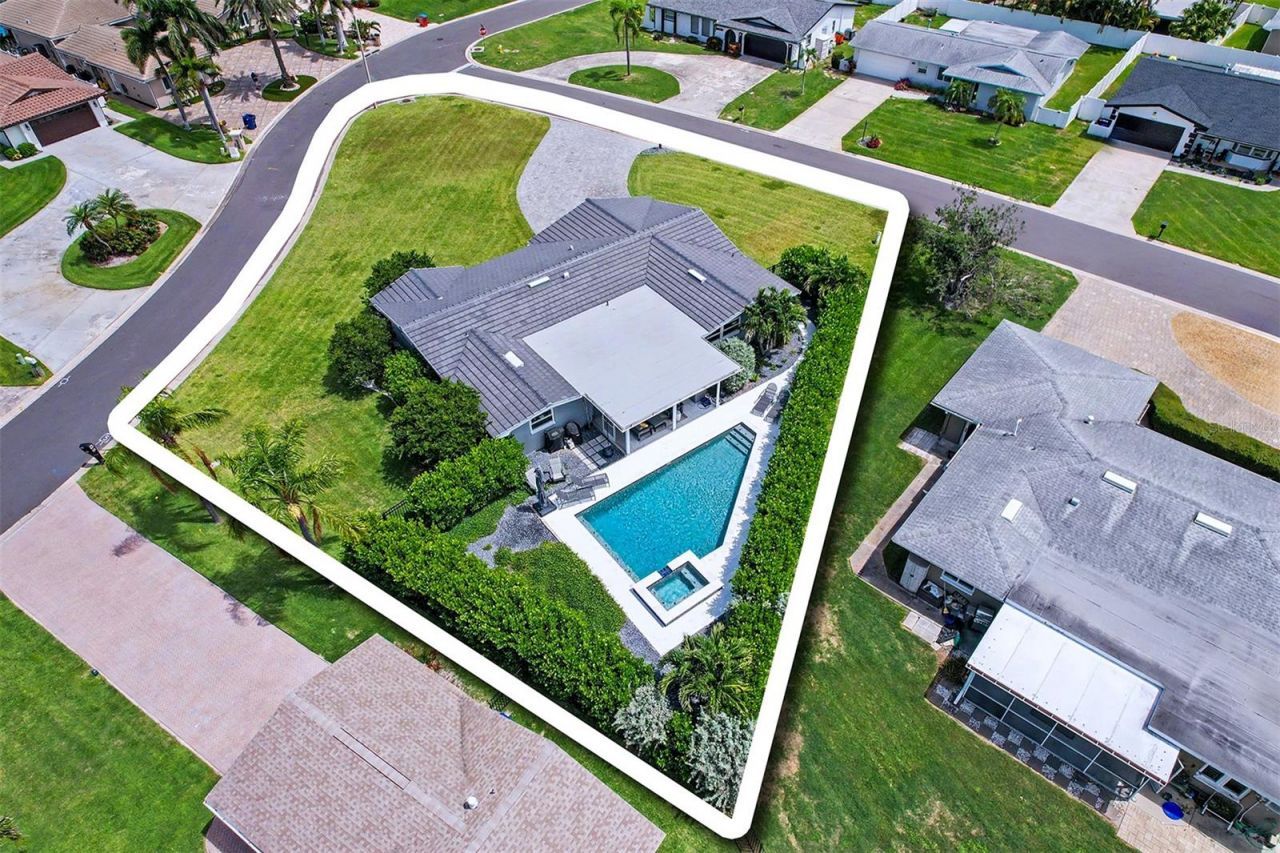 11624 Grove Street , Seminole, FL 33772 Photo