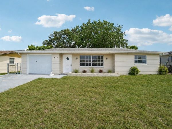7215 IVANHOE DR , PORT RICHEY, FL 34668