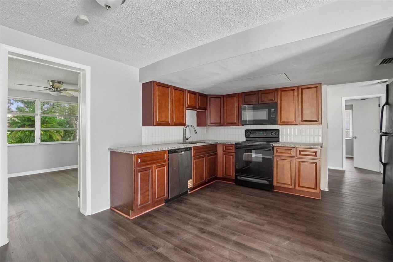 7215 Ivanhoe Dr, Port Richey, FL 34668 Photo