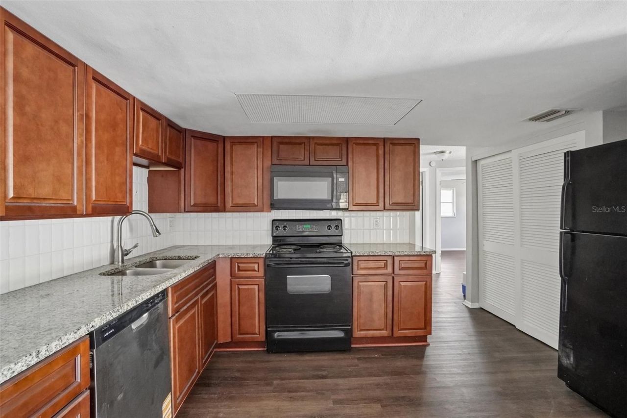 7215 Ivanhoe Dr, Port Richey, FL 34668 Photo