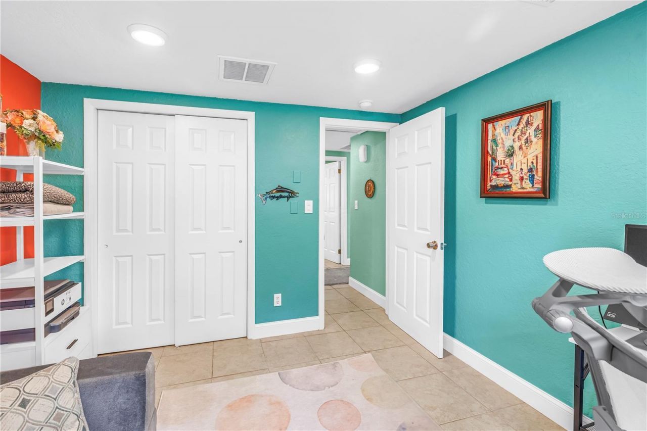 543 72nd Ave N, Saint Petersburg, FL 33702 Photo