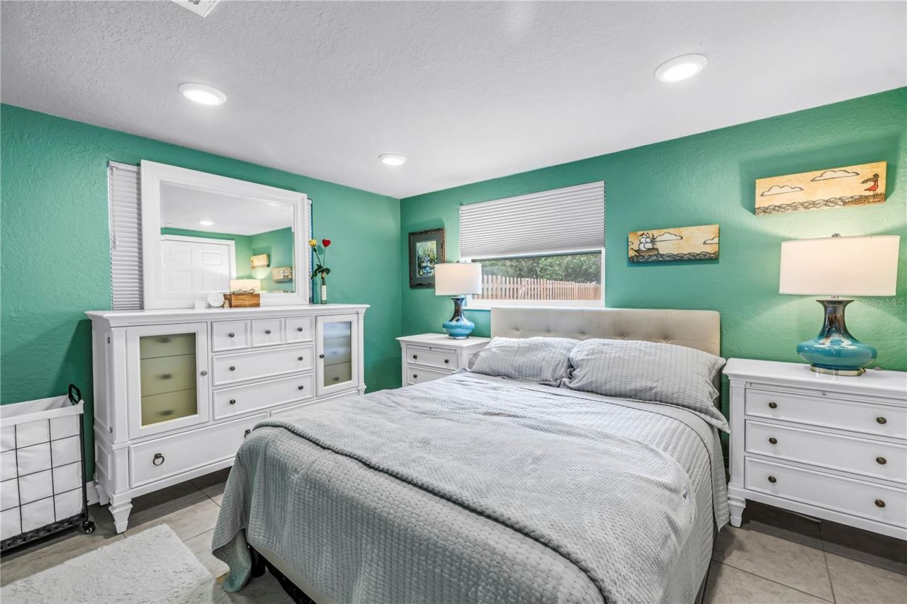 543 72nd Ave N, Saint Petersburg, FL 33702 Photo