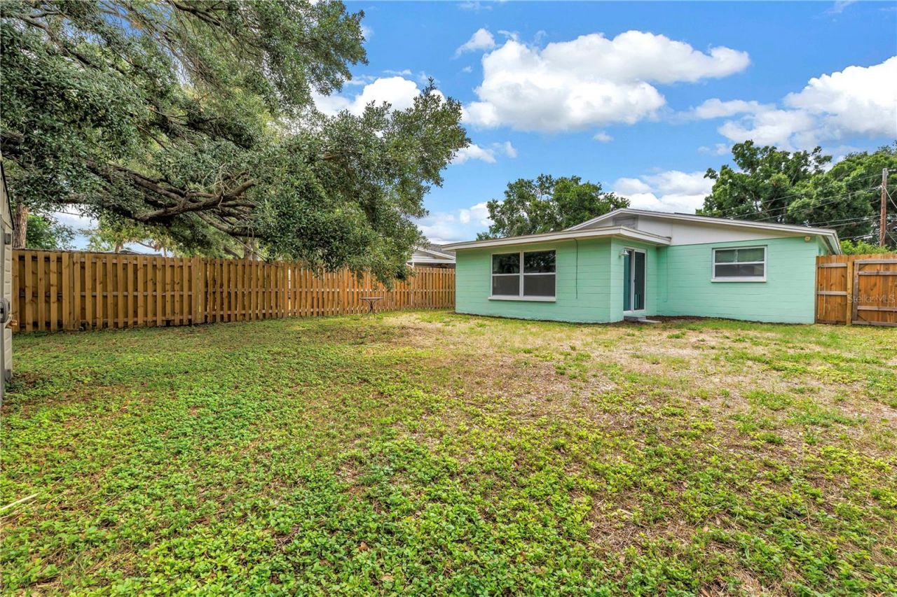 543 72nd Ave N, Saint Petersburg, FL 33702 Photo