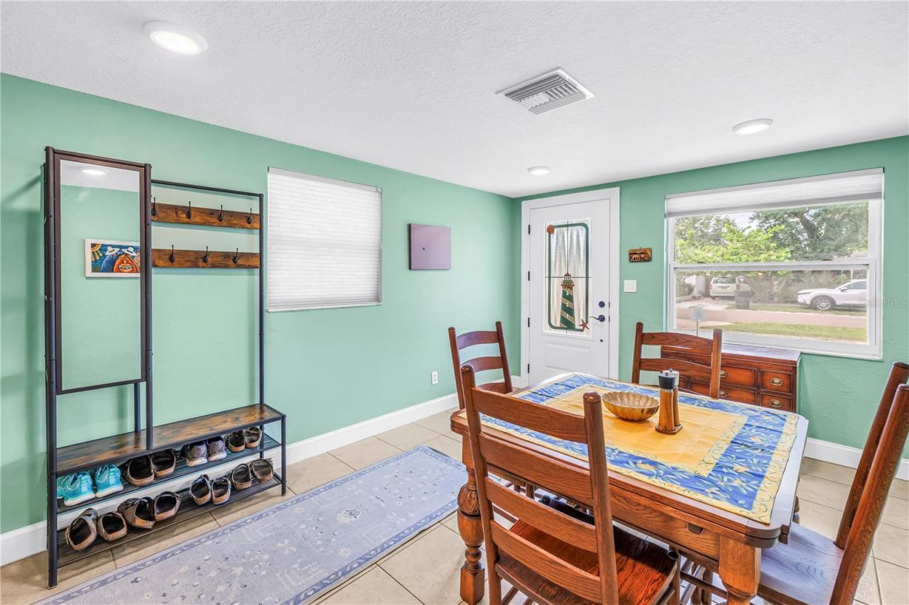 543 72nd Ave N, Saint Petersburg, FL 33702 Photo