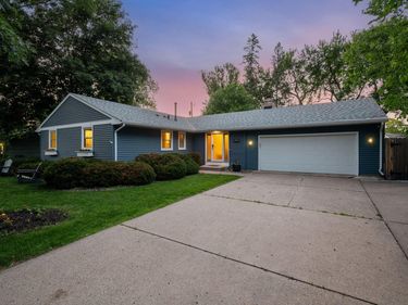 4704 W 70th Street, Edina, MN 55435