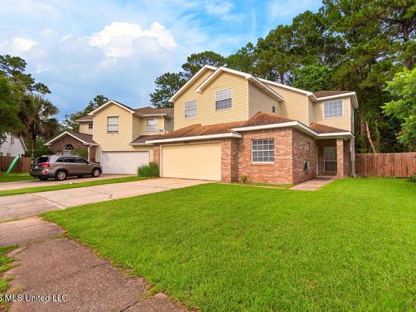 11118 Oakcrest Drive, D'Iberville, MS 39540