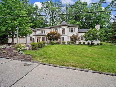 450 Thornhill Road, Oakwood, OH 45419