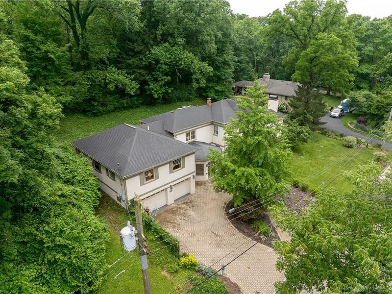 450 Thornhill Road, Oakwood, OH 45419 Photo 2