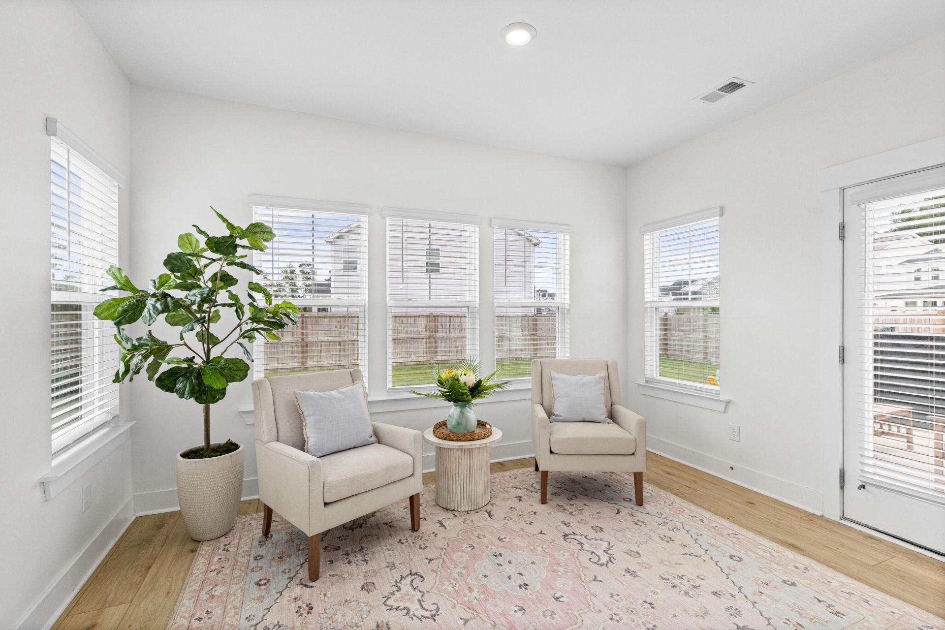 101 Seaton Street Photo 18