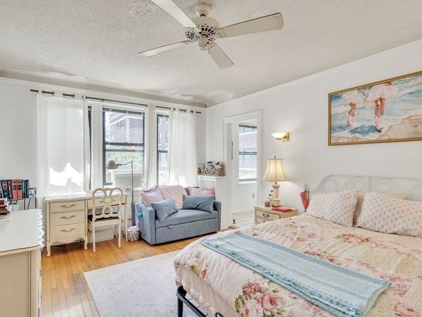 141 Englewood Ave, Unit 23, Boston, MA 02135