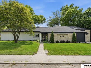 821 N 13th Street, Beatrice, NE 68310