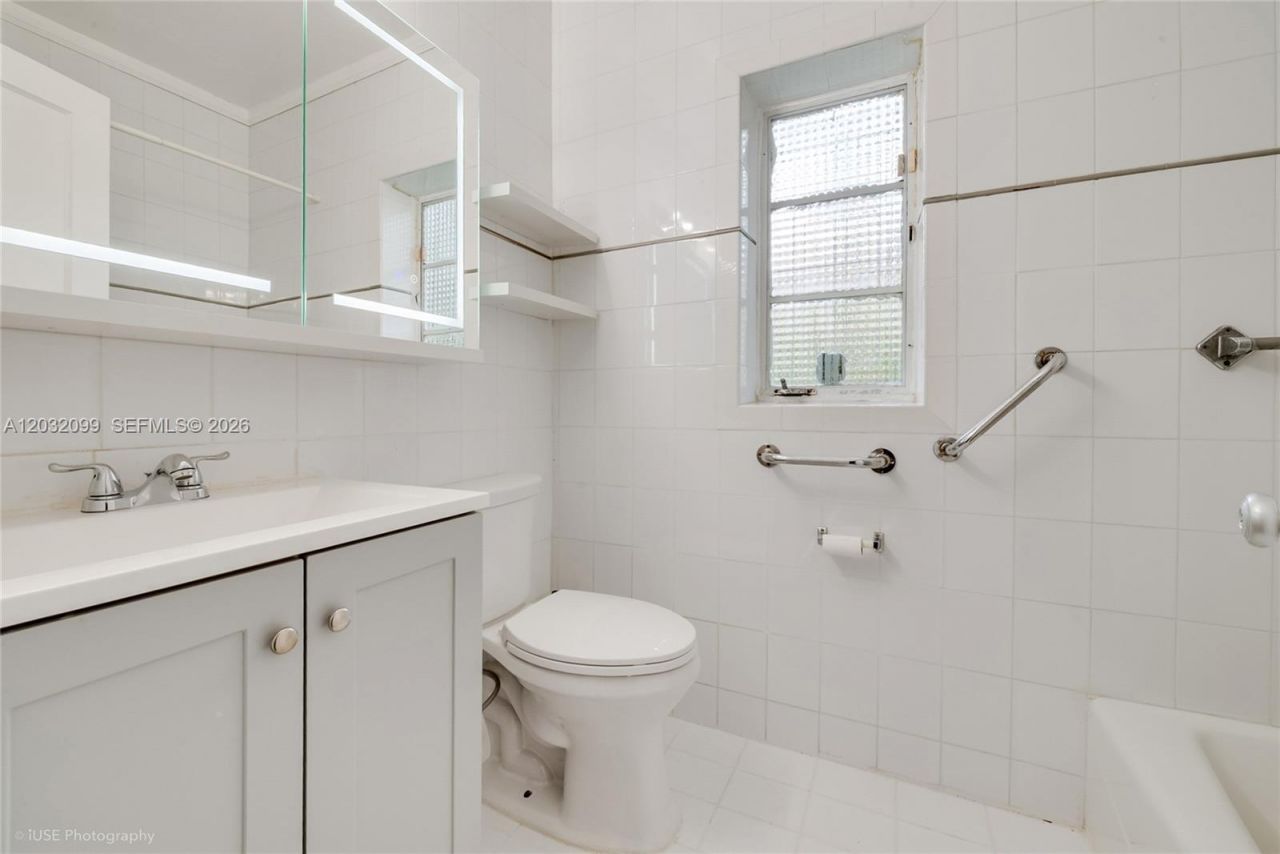 902 Lisbon St, Coral Gables, FL 33134 Photo